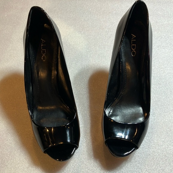 Aldo platform open toe peep toe patent pumps. - Picture 1 of 8
